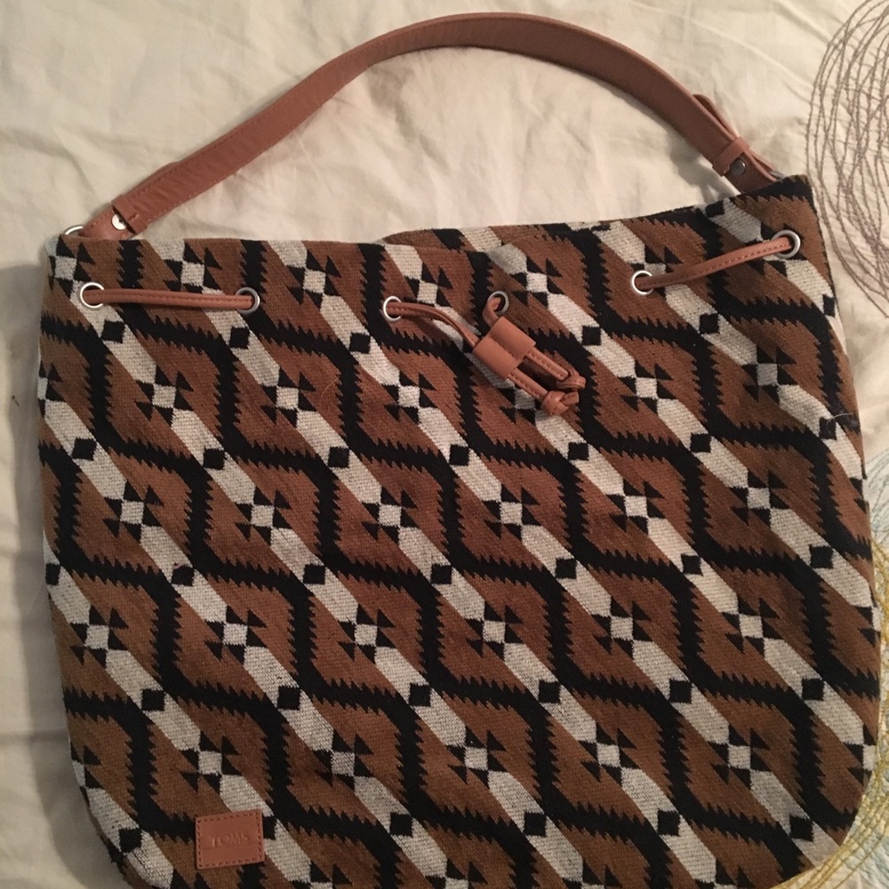 Toms wool drawstring shoulder bag w leather strap